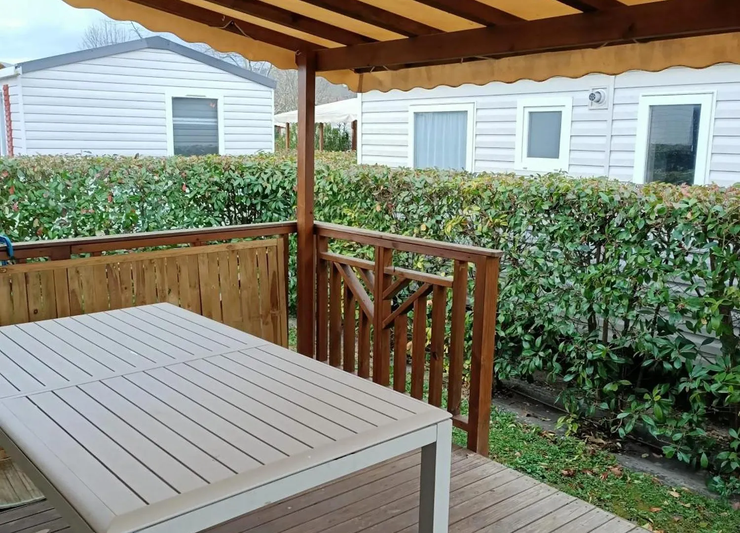 Bungalow Confortable A Condrieu Avec Piscine 0*,