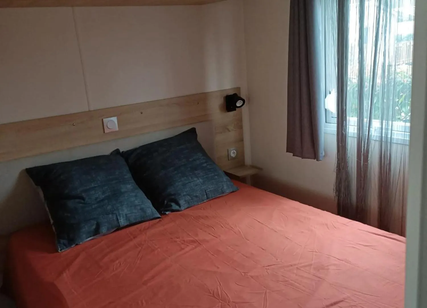 Bungalow Confortable A Condrieu Avec Piscine