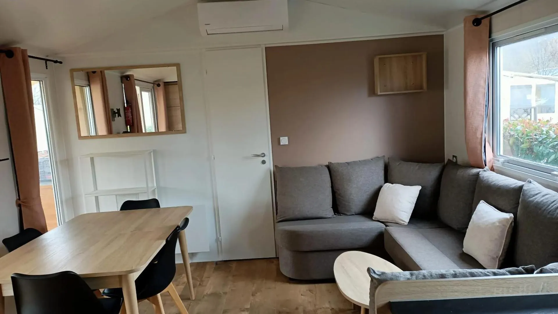 Holiday home Bungalow Confortable A Condrieu Avec Piscine France
